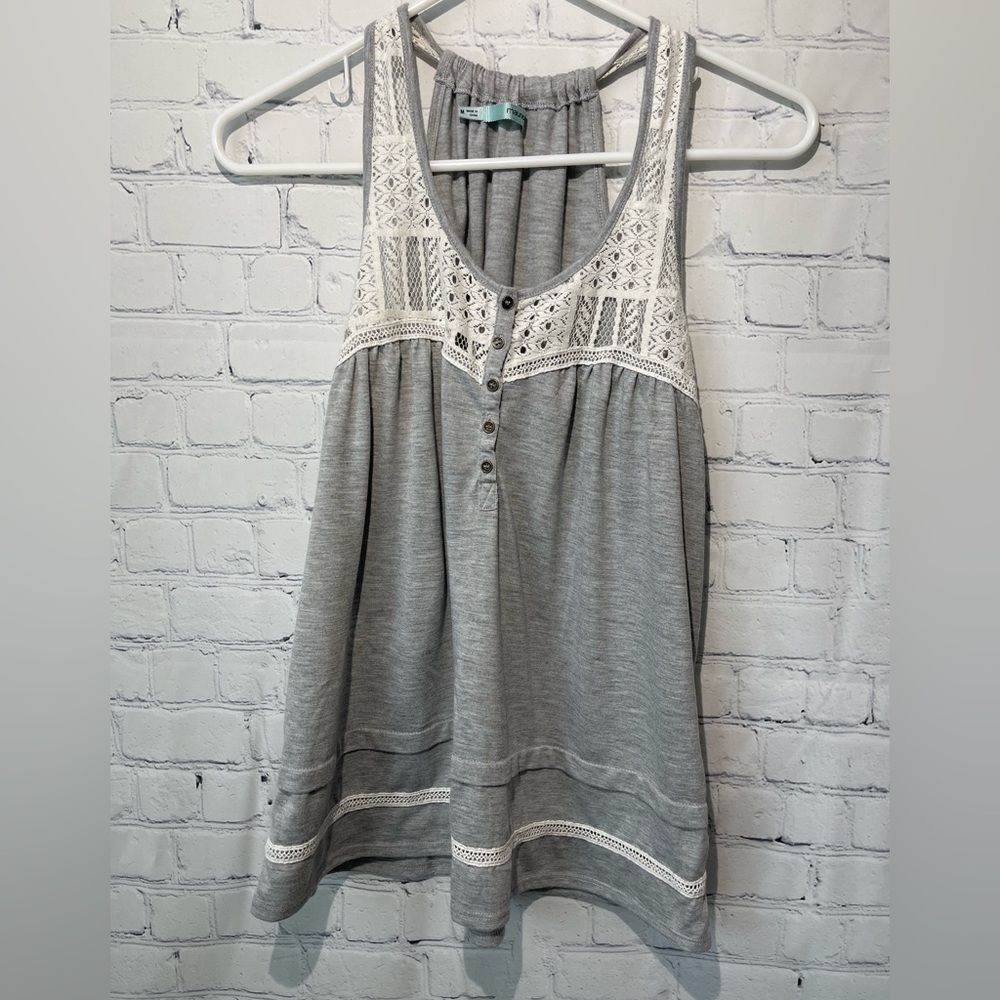 Maurice’s size medium gray with white lace